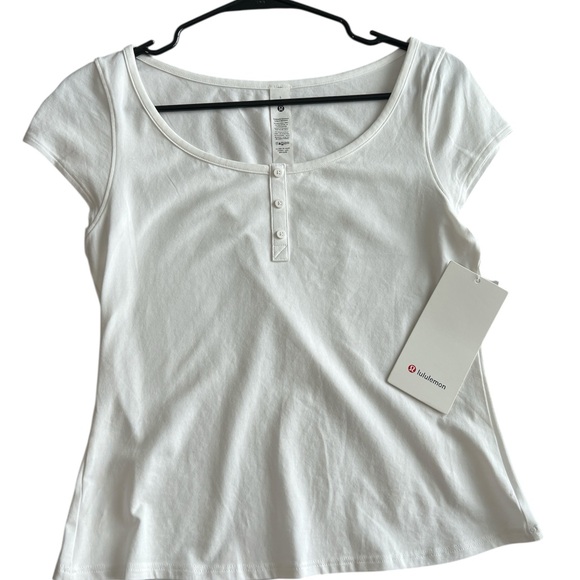 lululemon athletica Tops - lululemon athletica Classic White Short Sleeve Top